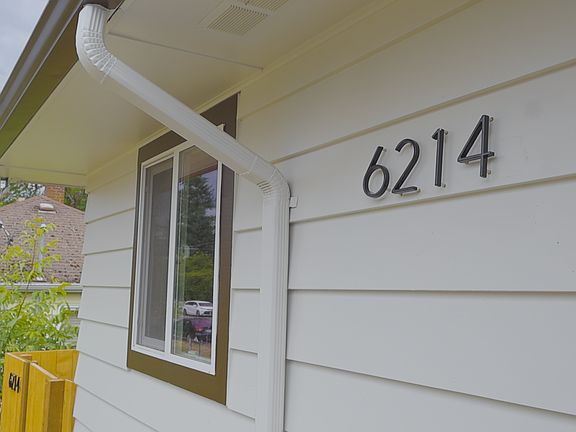 3rd image of 6214 SE Woodstock Blvd