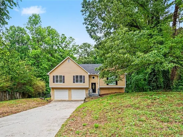 202 Garretts Dr, Douglasville, GA 30134