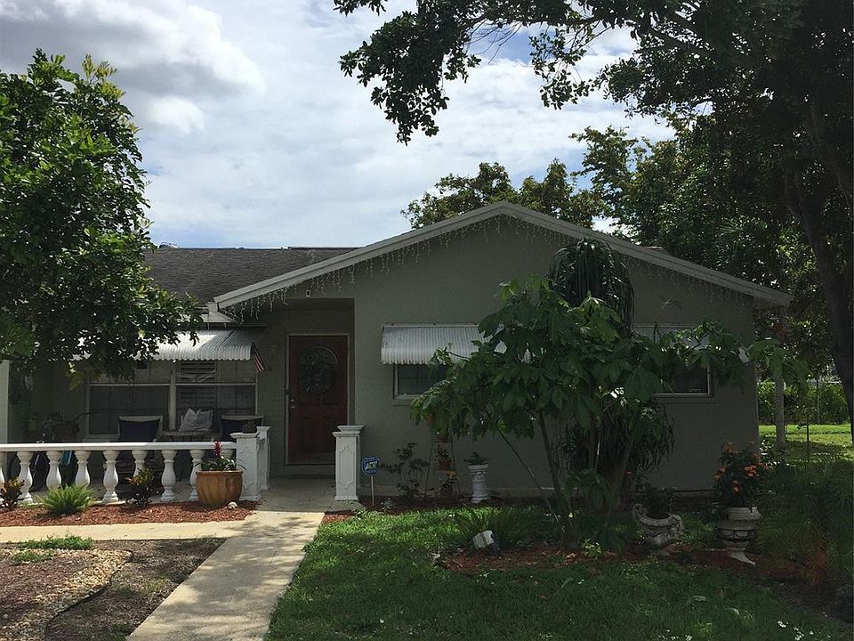 1st image of 22720 SW 64th Way