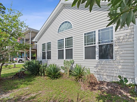 2nd image of 327 NE 54th Street