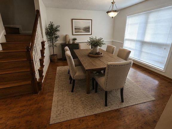 4th image of 3020 Oak Meadow Dr