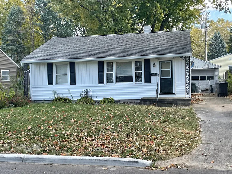2433 Euclid Ave — Photo 1