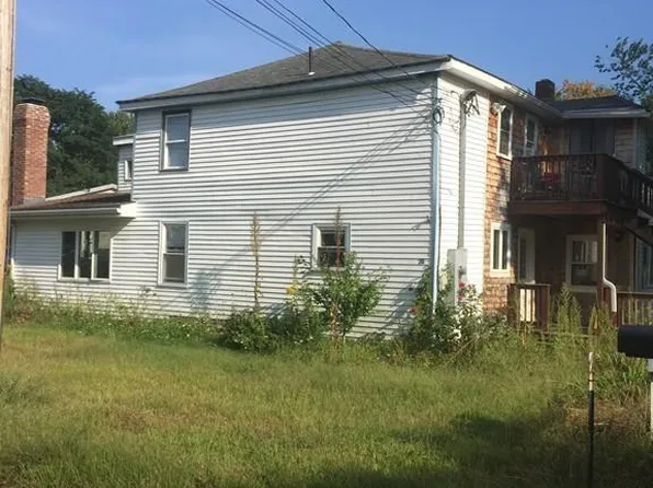 20 Manor Rd, Millbury, MA 01527