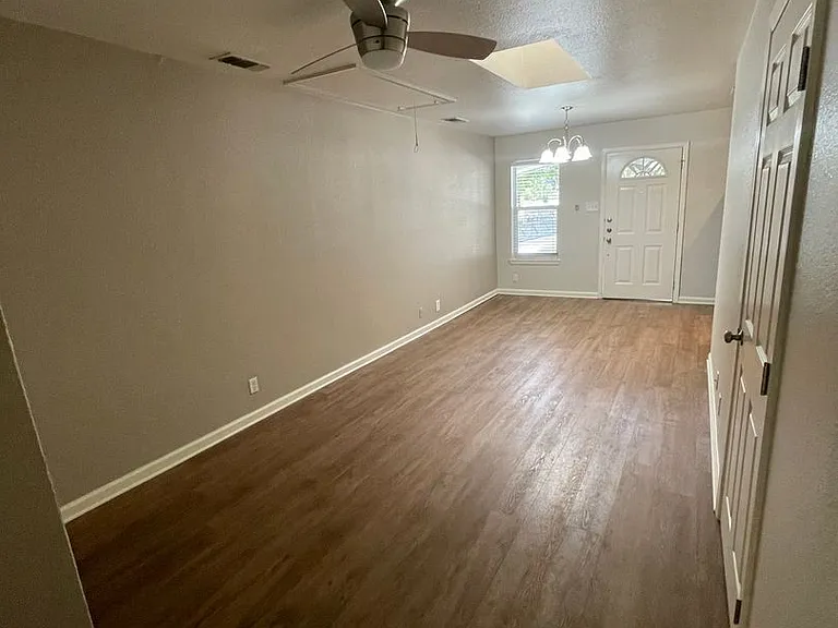215 Eleanor Ave — Photo 10