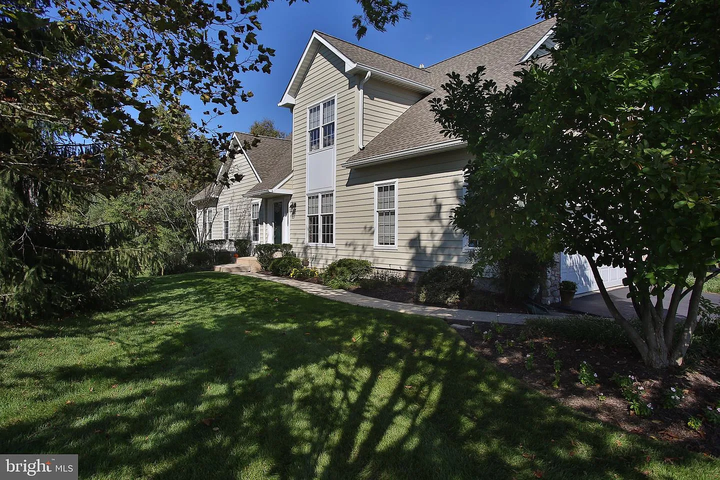 194 Birkdale Dr photo 1