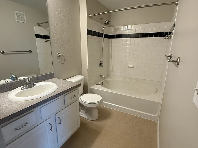 1000 Providence Pl #405 — Photo 9