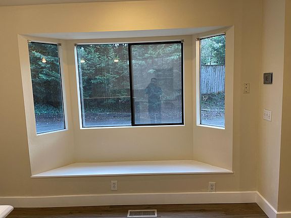 3rd image of 8706 128th Ave NE