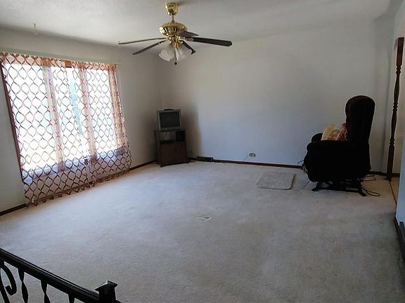 3rd image of 606 E Pleasant St