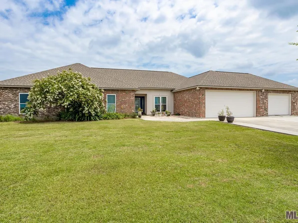 6370 Section Rd, Port Allen, LA 70767
