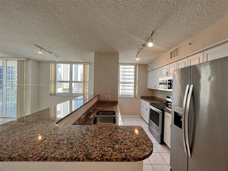 1155 Brickell Bay Dr #16 — Photo 8