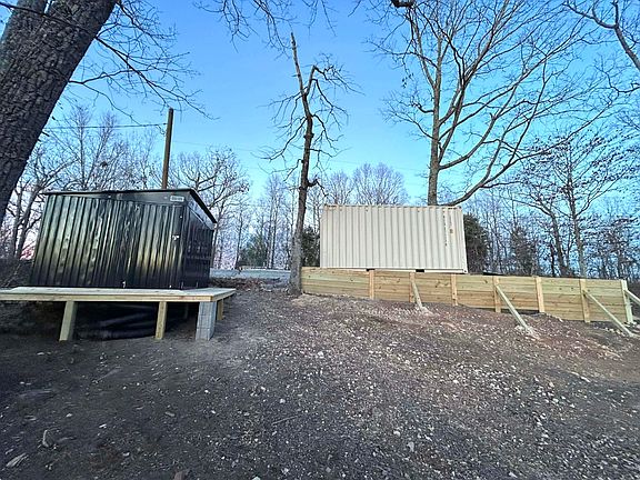 5th image of 637 Riverview Rd