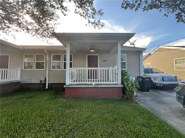 1010 Community St, Arabi, LA 70032