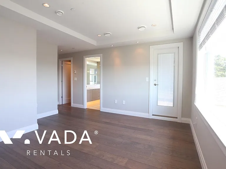 1686 E 56th Ave — Photo 12