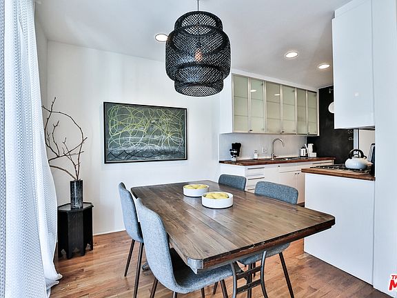 5th image of 1400 N Hayworth Ave APT 1
