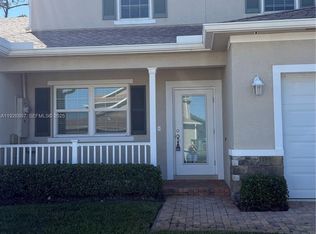 977 NE Trailside Run, Port Saint Lucie, FL 34983