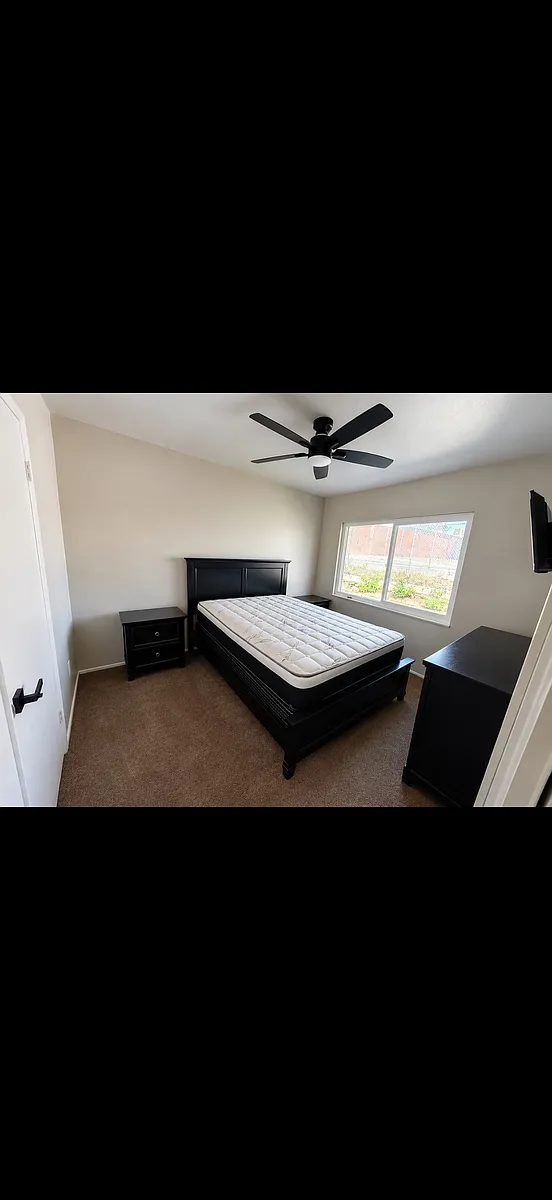 Building Photo - 6688 Montclair Dr #4