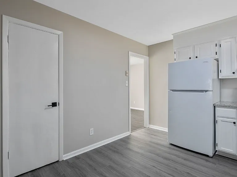 7252 Ainsley St — Photo 4