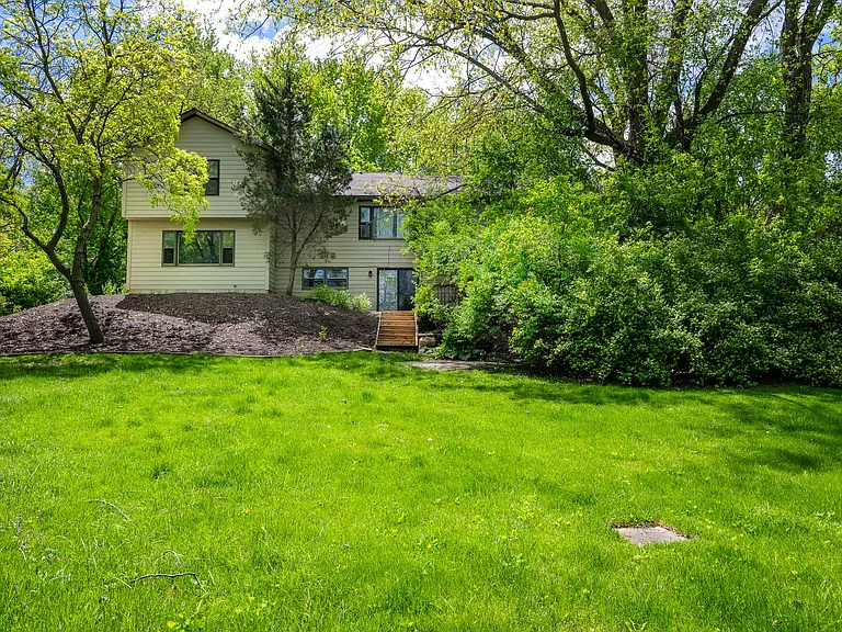 3516 Kings Lair Dr — Photo 2