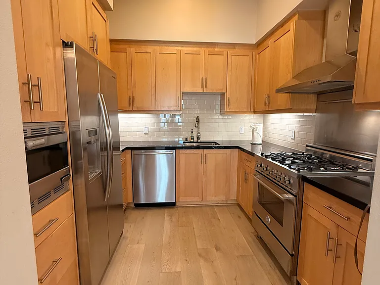 1001 Laurel St #103 — Photo 5