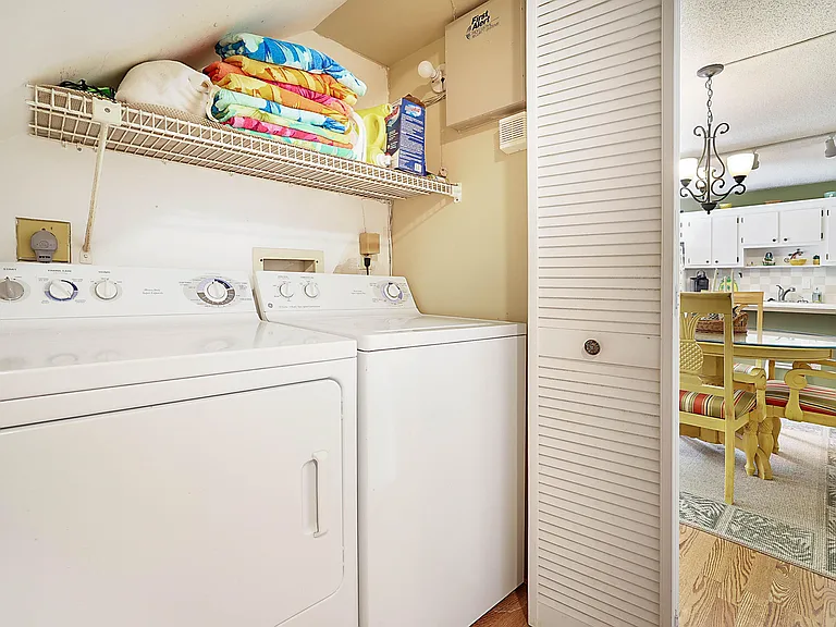 825 Center St #11C — Photo 15