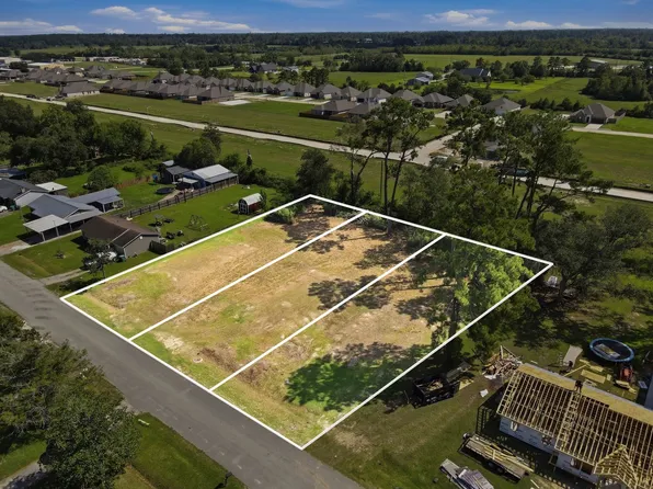 1353 W Beagle Rd, Orange, TX 77632