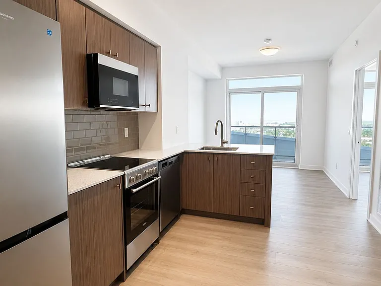 25 Wellington St S #3408 — Photo 6