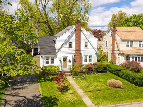 16 Mohegan Road, Ossining, NY 10562