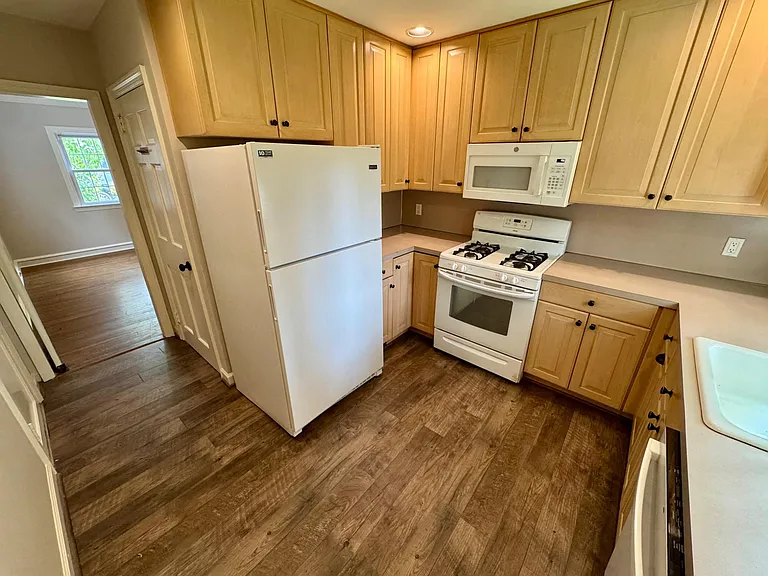 416 Townsend Rd — Photo 8