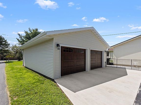 4th image of 5939 Vesper Dr