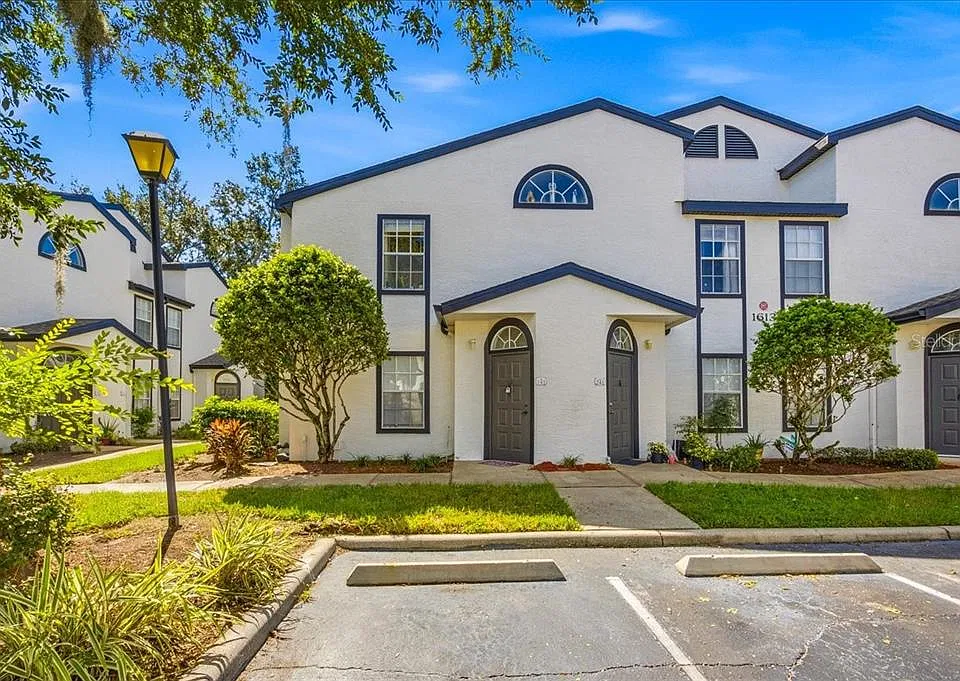 1613 Columbia Arms Cir #141