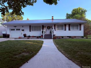 6760 Pine St, Cass City, MI 48726