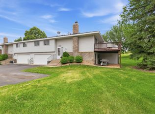 1411 Oak Leaf Ln, Burnsville, MN 55337