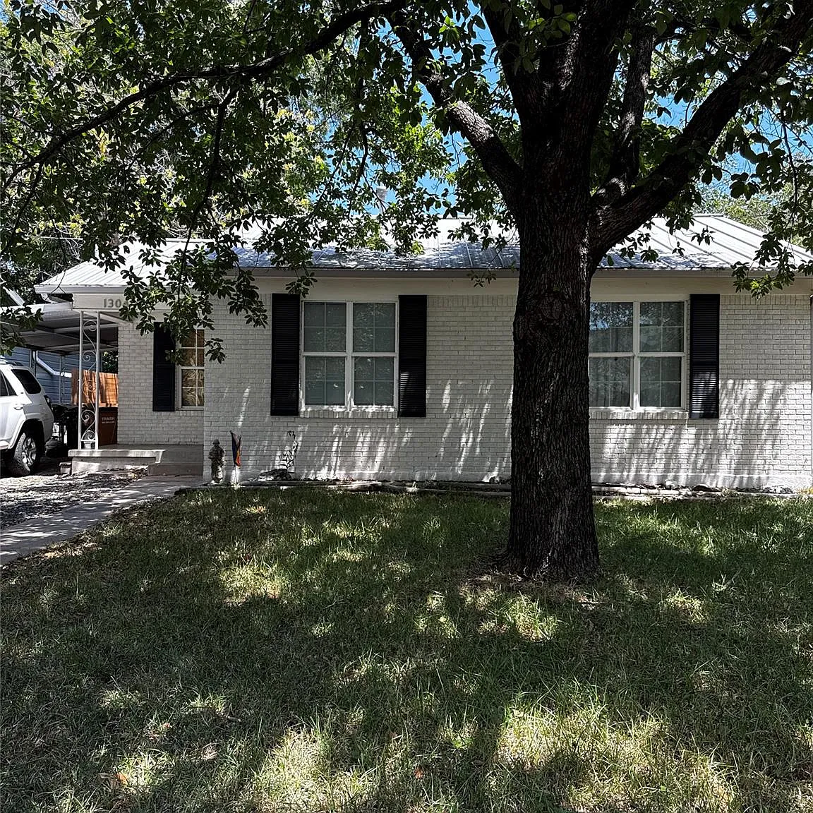 3 bed, 2.0 bath, 1452 sqft, $3,150 — Photo 3