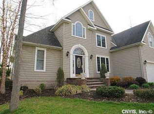 81 Willowbrook Dr, Auburn, NY 13021