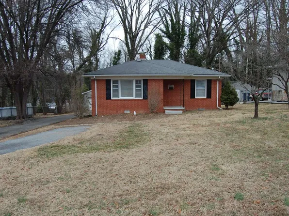 2952 Isaacs Pl, Greensboro, NC 27408