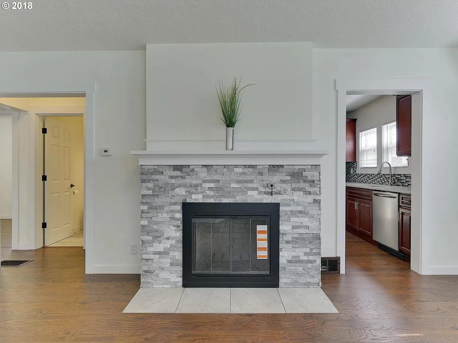3 bed, 1464 sqft, $2,600 — Photo 4