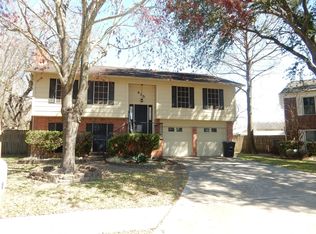 415 Prokop Ct, Webster, TX 77598