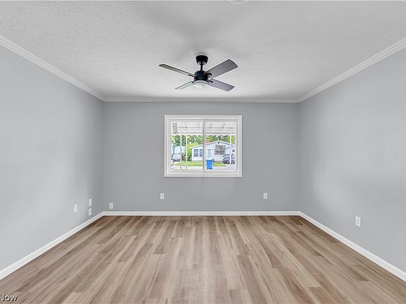 4th image of 320 Elberta Dr