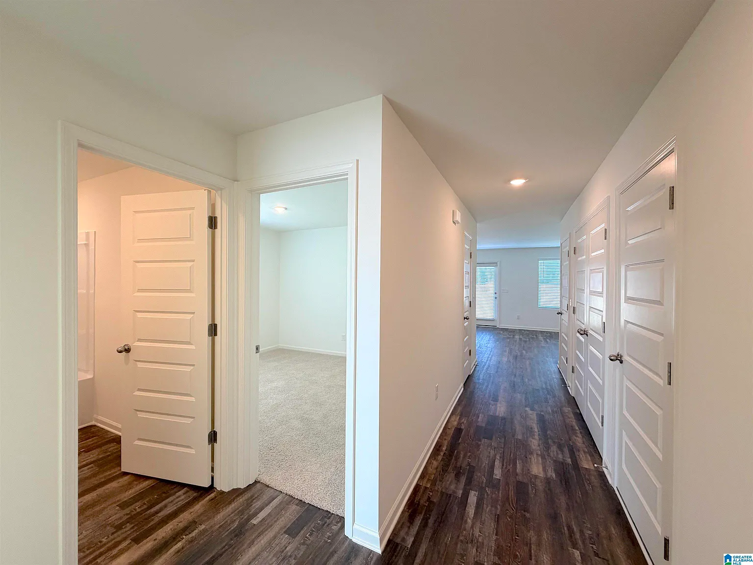 3 bed, 2.0 bath, 1272 sqft, $1,699 — Photo 3