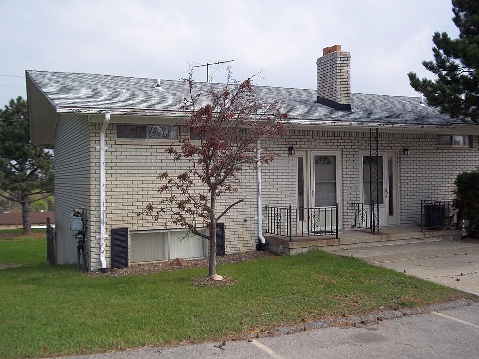 1st image of 130 Huronview Ct
