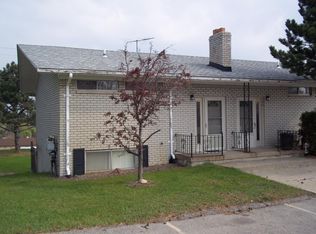 130 Huronview Ct, White Lake, MI 48386