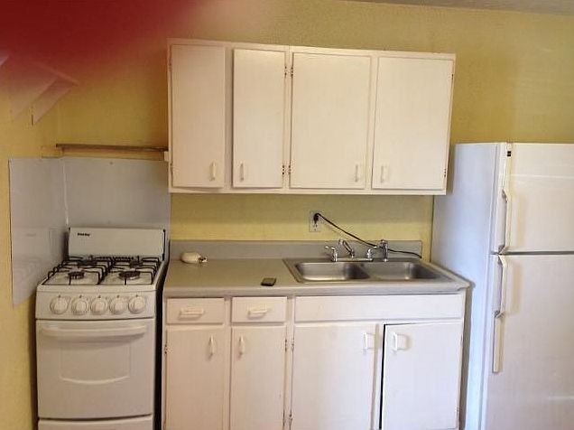 1st image of 1225B Avenue B