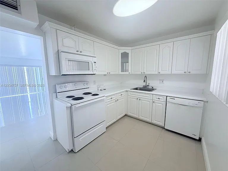 7755 SW 86th St #C-303 — Photo 2