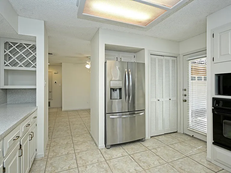 105 Crescent Blf — Photo 8