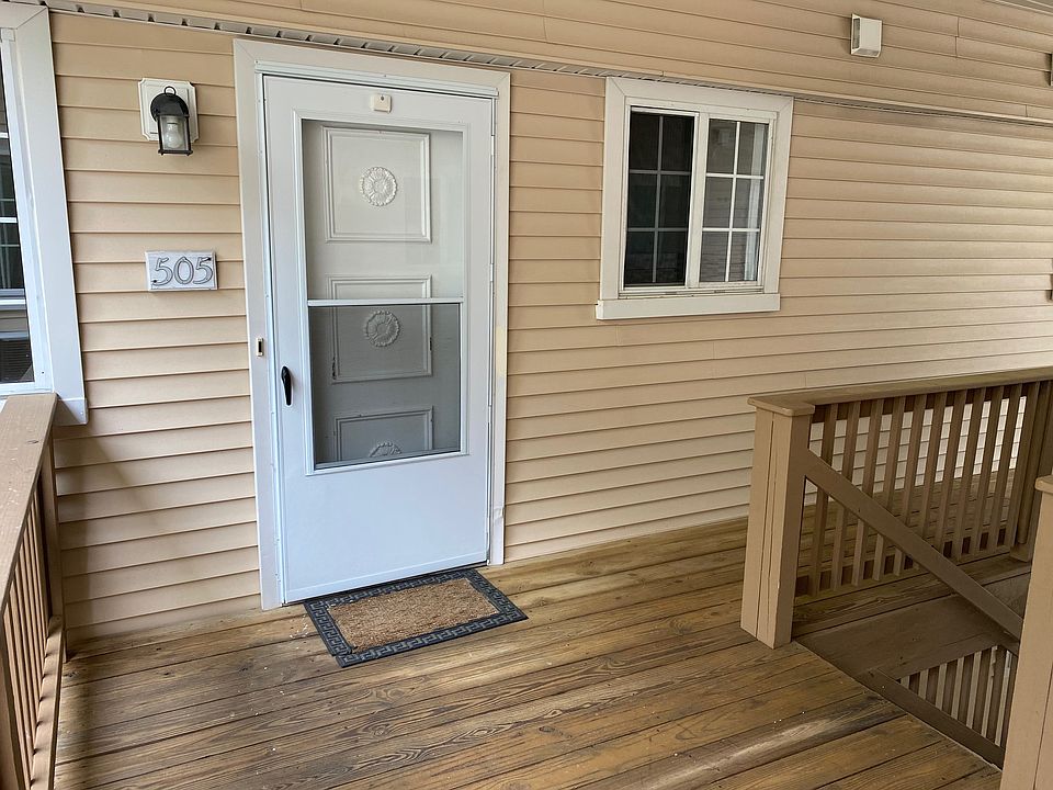 1st image of 505 Fox Run Ln #505