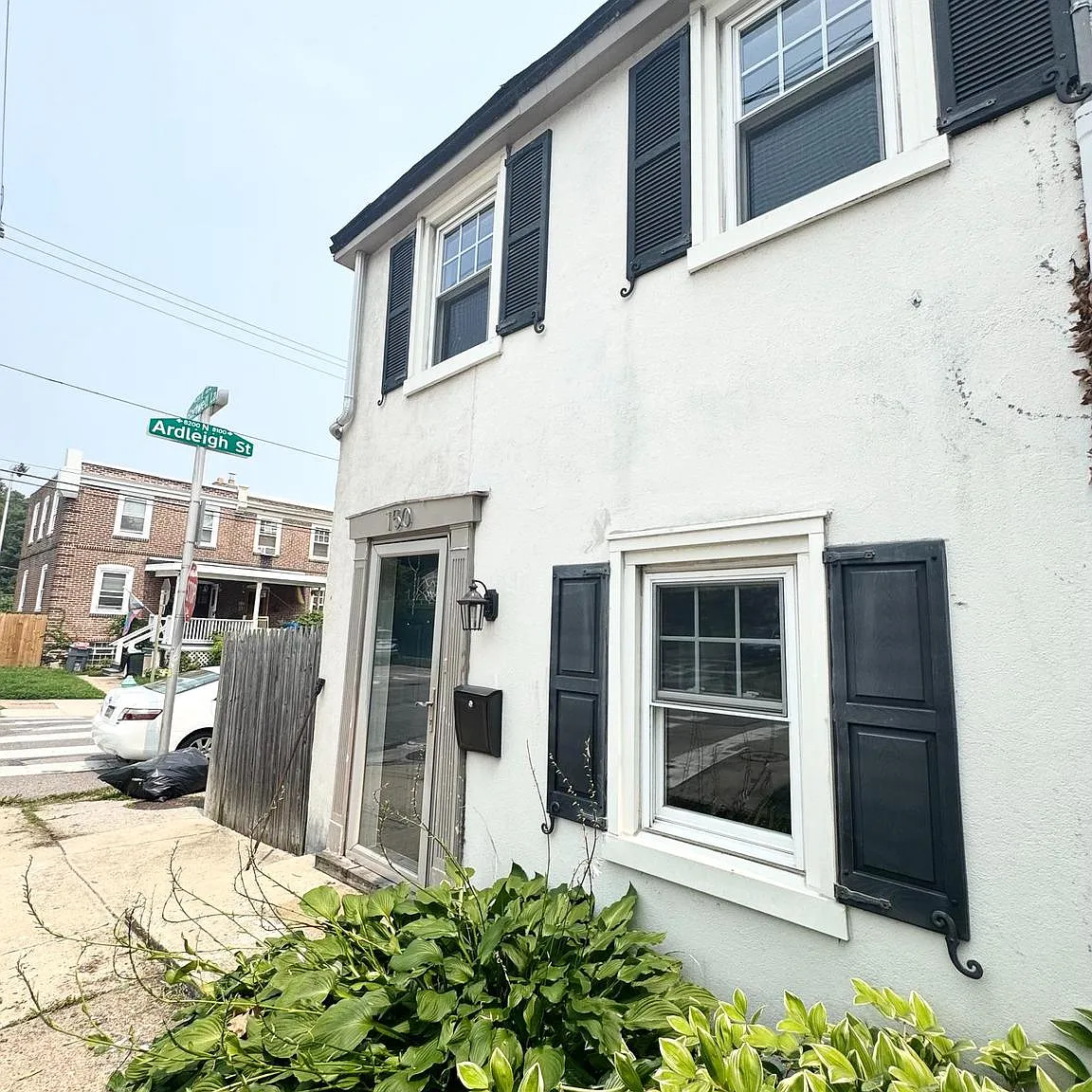 3 bed, 1100 sqft, $2,650 — Photo 2