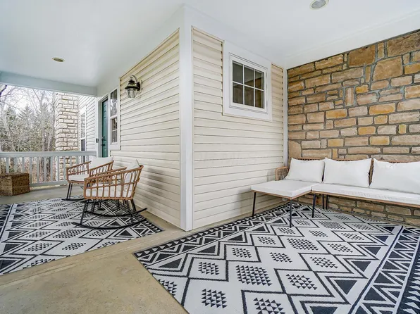 300 Sycamore Woods Ln Unit 300, Columbus, OH 43230