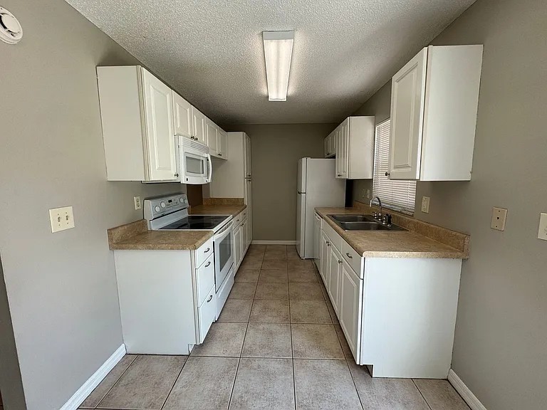 1643 Sandy Point Sq #72 — Photo 7