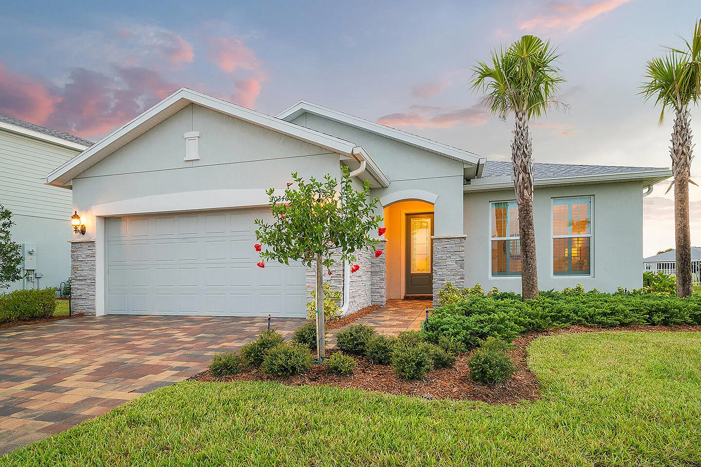 3 bed, 2.0 bath, 1972 sqft, $3,100 — Photo 1