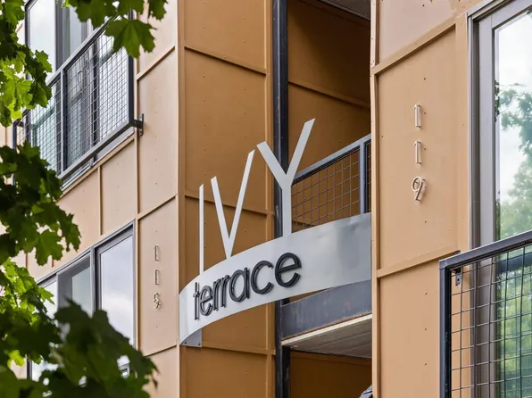 115 E 8th St APT 11, Traverse City, MI 49684